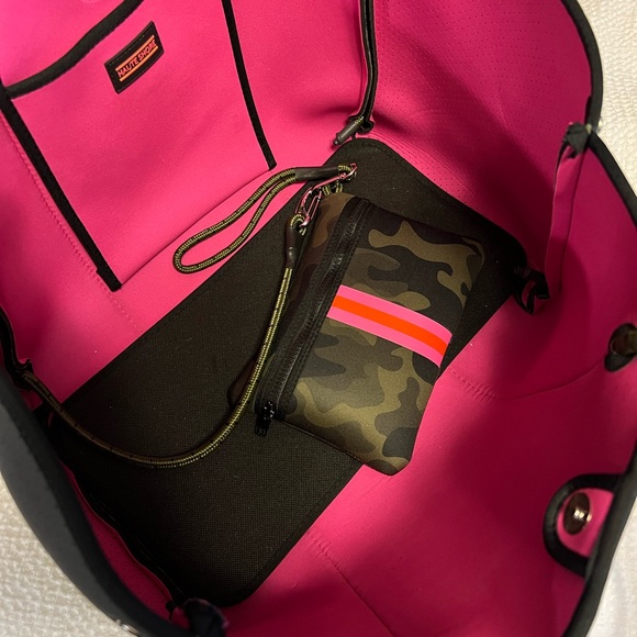 Neoprene Tote Bag + Small Clutch - Picture 11 of 11